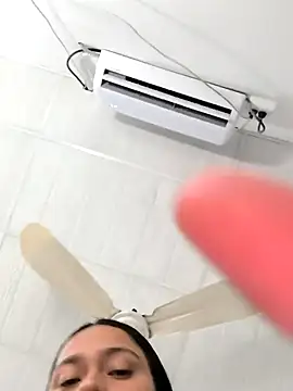 Snapshot of Nadia_hasbun chatting on October 24, 10:42 pm Nadia hasbun online show from October 24, 10:42 pm