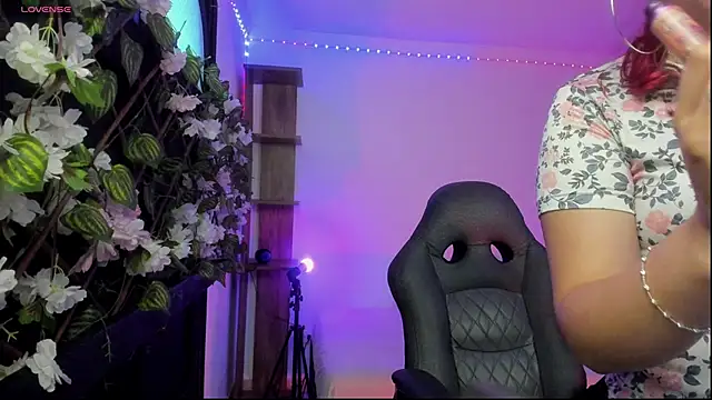 Snapshot of Kora_Red69 chatting on November 20, 1:45 pm Kora Red69 online show from November 20, 1:45 pm