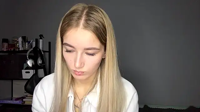 Snapshot of SweetCatherine chatting on October 8, 12:17 pm SweetCatherine online show from October 8, 12:17 pm