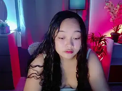 UrFavouriteCravings online show from April 18, 1:52 am