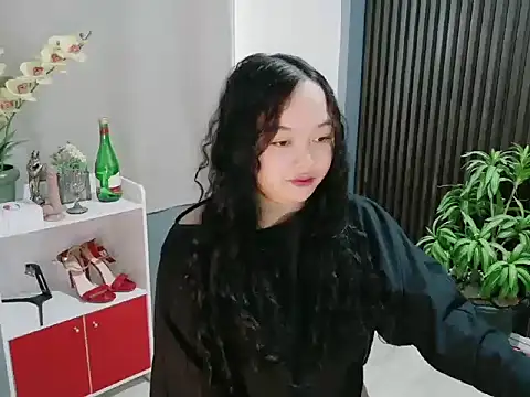 Snapshot of UrFavouriteCravings chatting on December 20, 1:41 am UrFavouriteCravings online show from December 20, 1:41 am