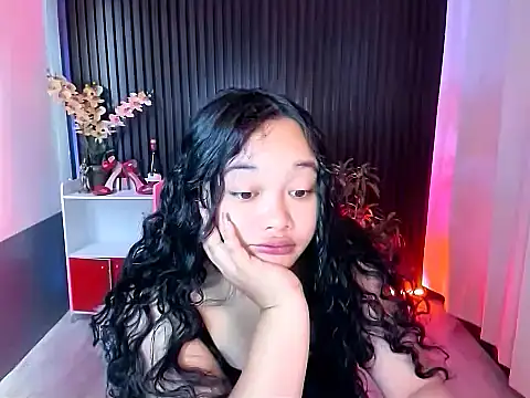 UrFavouriteCravings online show from November 15, 12:47 am