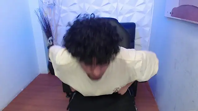 Liil boy online show from October 24, 4:00 am