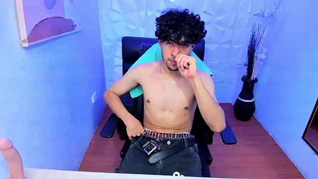 Liil boy online show from November 15, 3:32 am