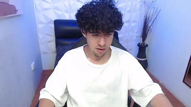 Liil boy online show from November 8, 6:50 am