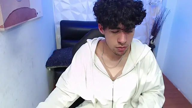 Liil boy online show from October 21, 3:50 am