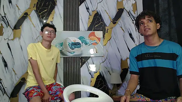 Snapshot of VERY_HOT_GUYS chatting on July 12, 1:23 pm VERY HOT GUYS online show from July 12, 1:23 pm