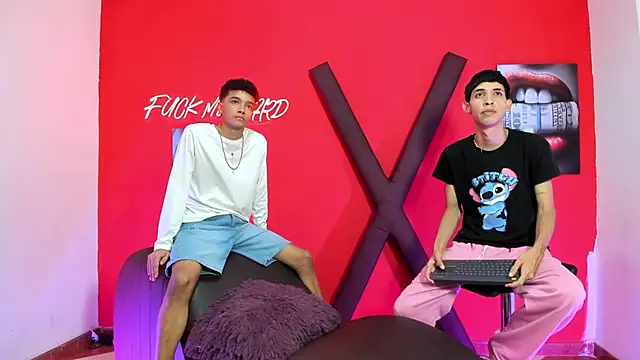 VERY HOT GUYS online show from March 16, 7:16 pm