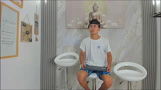 VERY HOT GUYS online show from December 19, 1:13 pm