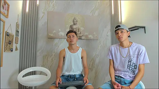 VERY HOT GUYS online show from January 15, 1:25 pm