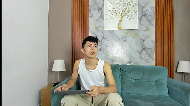 VERY HOT GUYS online show from May 29, 7:14 am