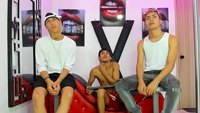 VERY HOT GUYS online show from October 21, 1:27 am