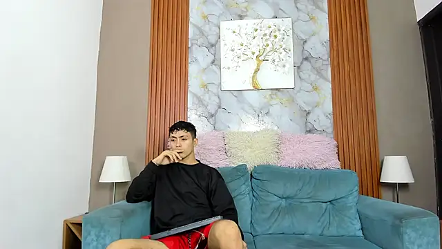 VERY HOT GUYS online show from May 15, 7:17 am