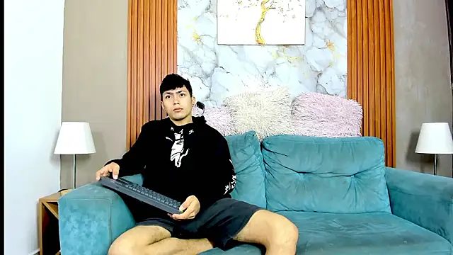 VERY HOT GUYS online show from May 26, 7:17 am