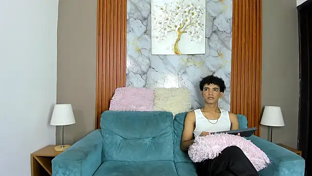 VERY HOT GUYS online show from April 19, 7:20 am