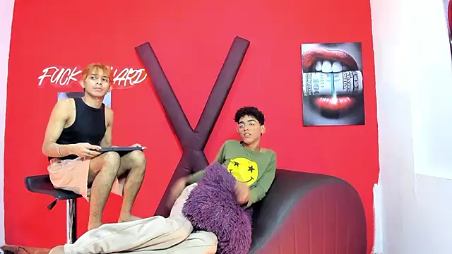 VERY HOT GUYS online show from March 18, 7:37 pm