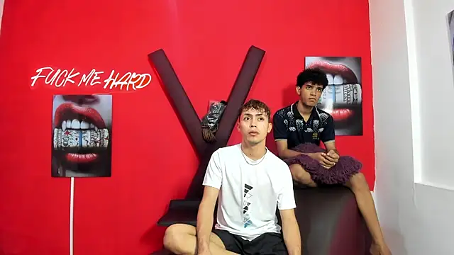 VERY HOT GUYS online show from April 4, 7:31 pm