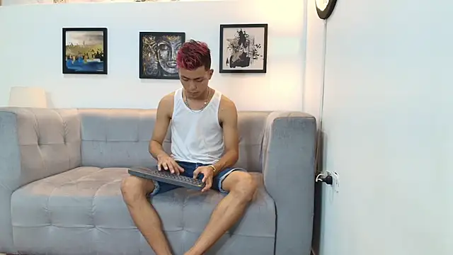 VERY HOT GUYS online show from December 14, 1:23 am