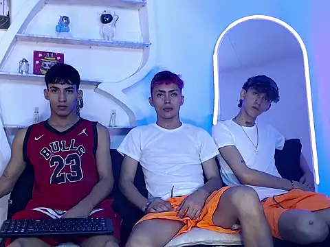 VERY HOT GUYS online show from October 12, 1:51 am