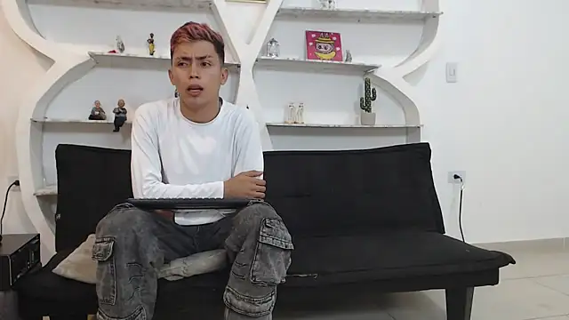 VERY HOT GUYS online show from November 27, 12:22 am