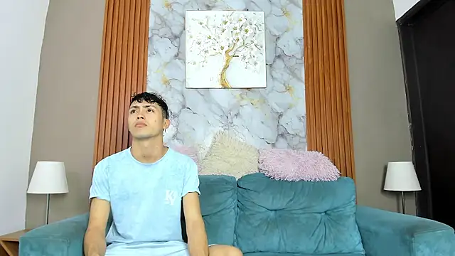 VERY HOT GUYS online show from May 9, 7:12 am