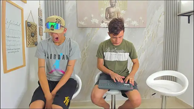 VERY HOT GUYS online show from January 6, 1:15 pm