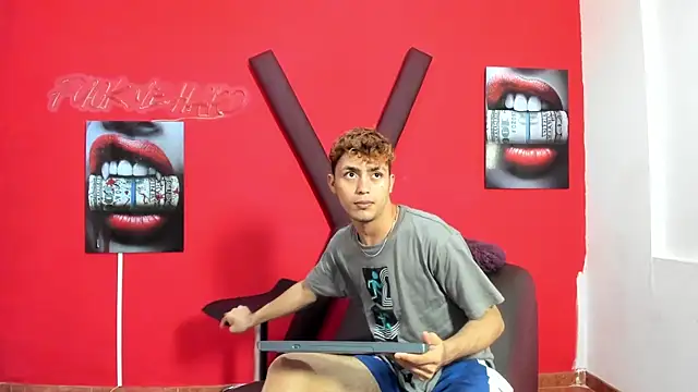 VERY HOT GUYS online show from April 15, 7:18 pm