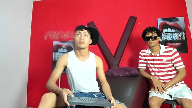Snapshot of VERY_HOT_GUYS chatting on June 30, 1:22 pm VERY HOT GUYS online show from June 30, 1:22 pm