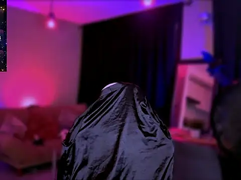 VanessaBlackrose online show from April 2, 3:46 am