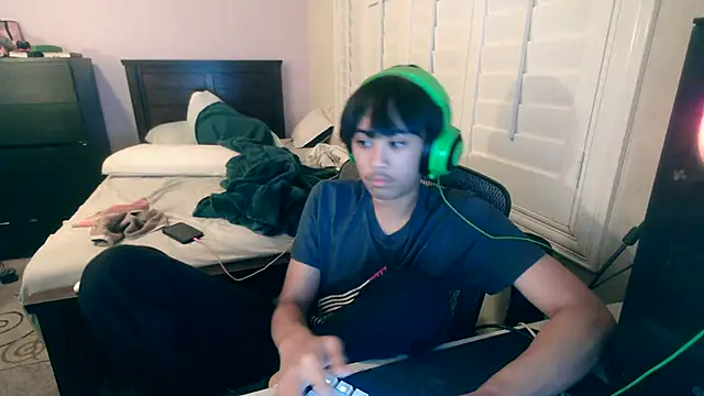 youngasianboy2007 online show from October 22, 2:11 am