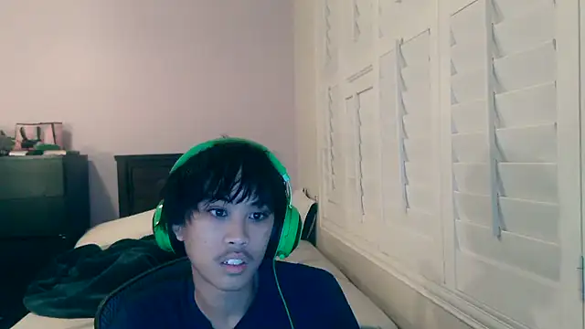 youngasianboy2007 online show from October 25, 6:34 am