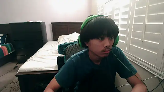 youngasianboy2007 online show from December 16, 8:46 pm