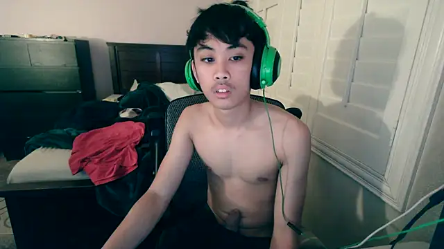 youngasianboy2007 online show from March 1, 9:20 am