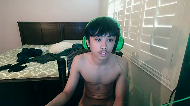 youngasianboy2007 online show from April 14, 10:26 pm