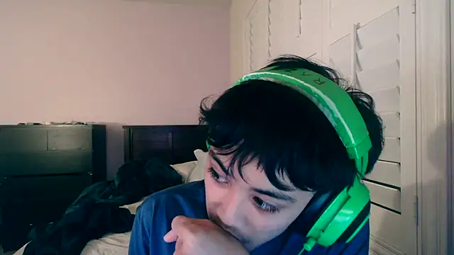 youngasianboy2007 online show from February 28, 3:06 am