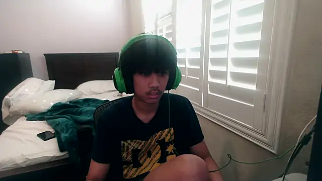 youngasianboy2007 online show from November 11, 7:52 pm