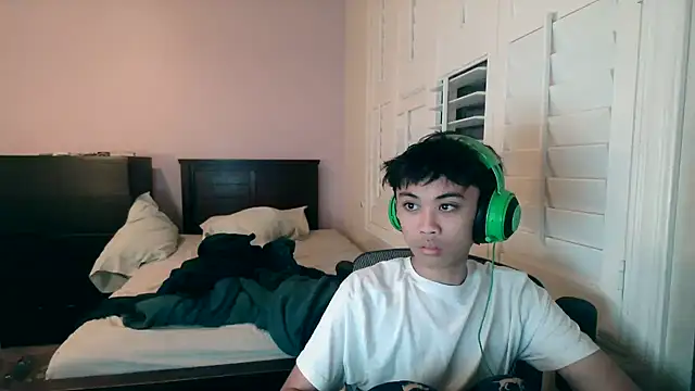 youngasianboy2007 online show from February 7, 8:22 am