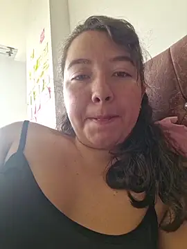 Snapshot of annyaparis chatting on March 1, 7:47 pm annyaparis online show from March 1, 7:47 pm