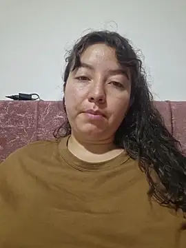 Snapshot of annyaparis chatting on March 13, 1:21 am annyaparis online show from March 13, 1:21 am