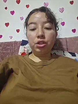 Snapshot of annyaparis chatting on February 26, 12:10 am annyaparis online show from February 26, 12:10 am