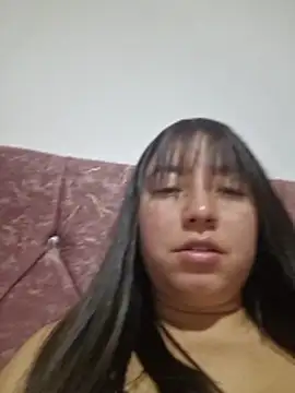 Snapshot of annyaparis chatting on April 1, 2:24 am annyaparis online show from April 1, 2:24 am