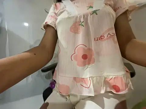 dubyzubygirl online show from April 22, 5:58 am