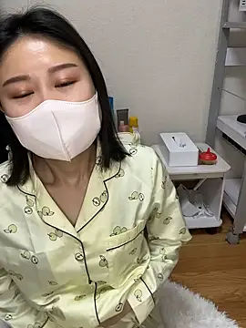 mia2 jp online show from April 14, 10:04 pm