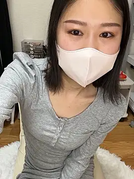 mia2 jp online show from April 17, 10:12 pm