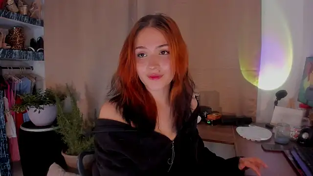 AmaruBloom online show from December 3, 4:35 am