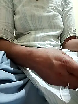 LOVE-VIKA online show from February 27, 11:15 pm