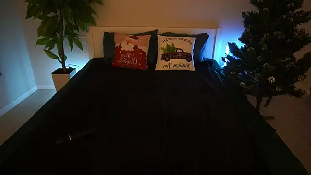 IsabelleDiorr online show from December 17, 8:36 pm