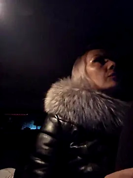 KirraWhite online show from December 19, 4:38 am