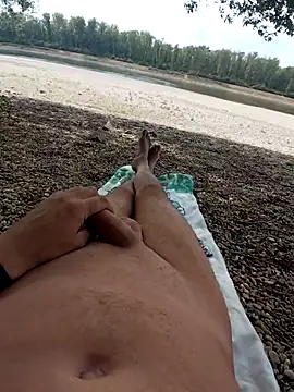 rezzzze online show from July 31, 1:54 pm
