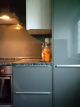 rezzzze online show from November 30, 7:31 am